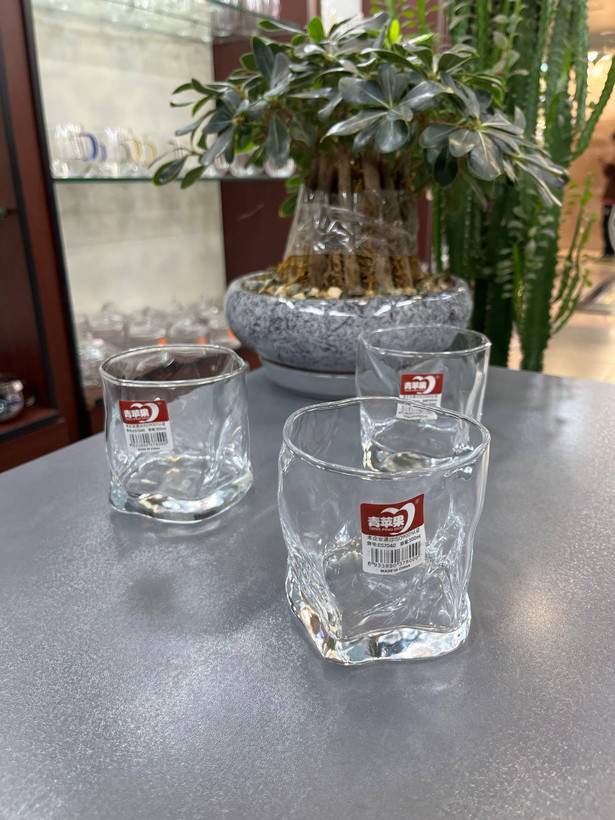 لیوان بلور دفرمه ساده دلیDELI(دست ۶ عددی)
